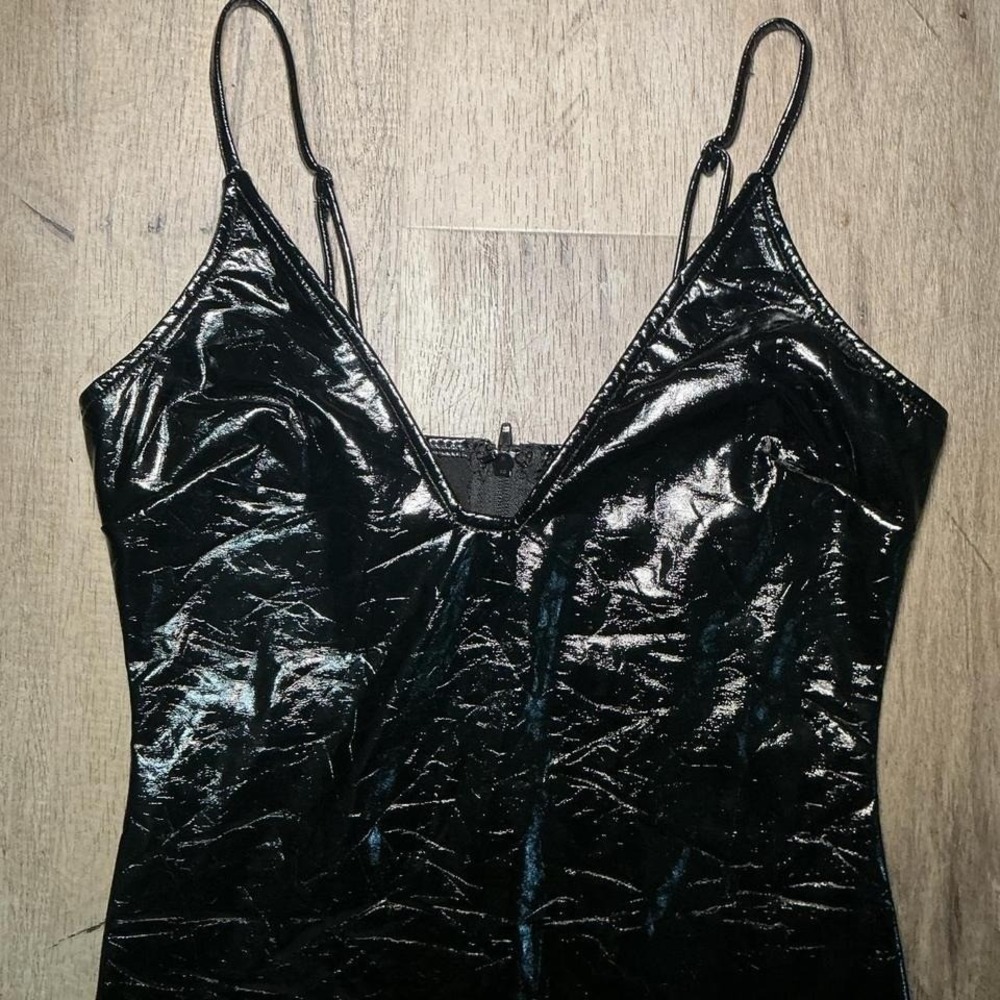 Windsor Black Crinkle Mini Dress Shiny Texture Size S NWT Going Out - Picture 2 of 4
